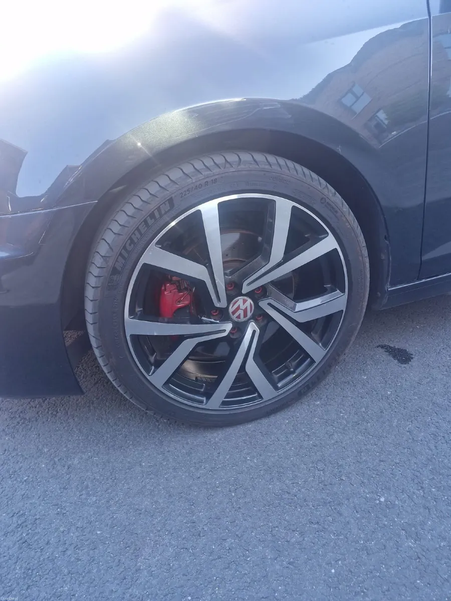 Volkswagen Golf 2012 - Image 1