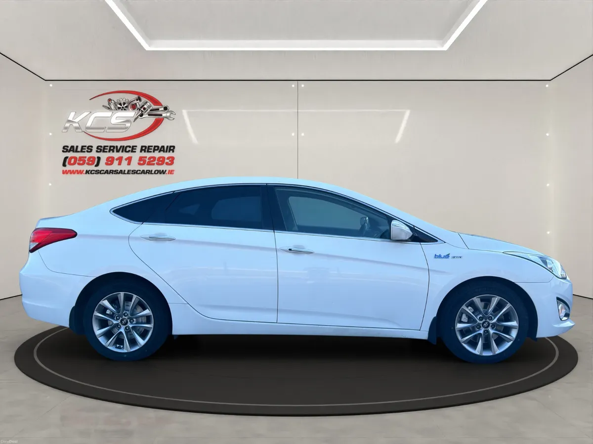 2015 Hyundai i40 - Executive - Diesel - NCT 05/27 - Image 2
