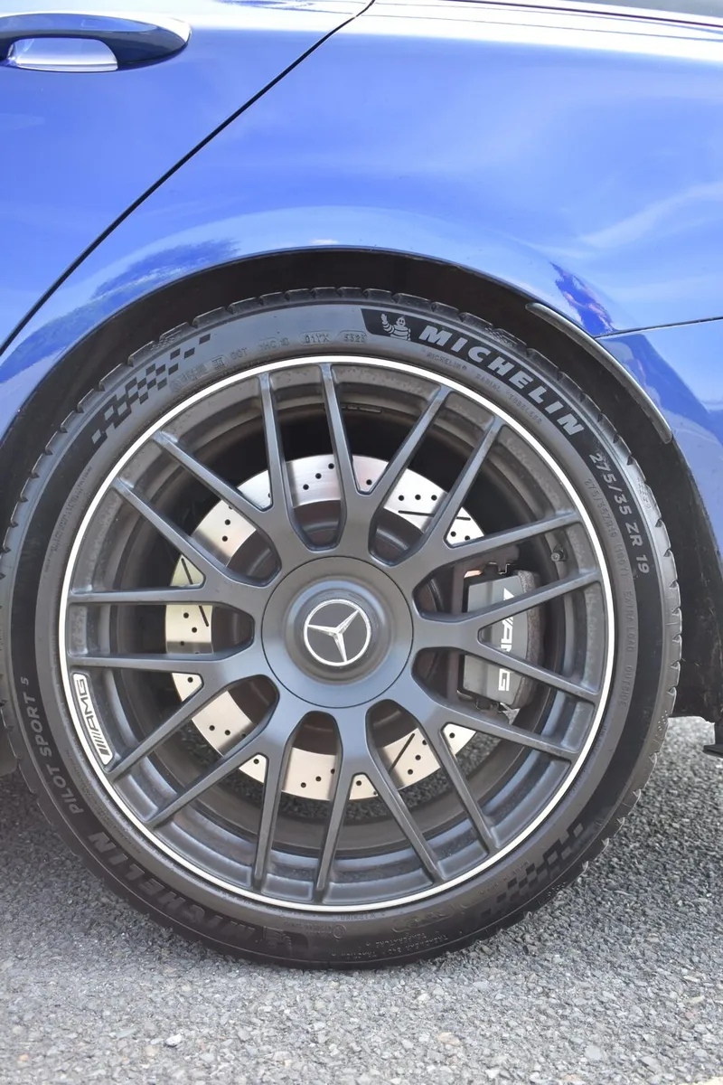 Mercedes-Benz C63 AMG Estate - Image 4