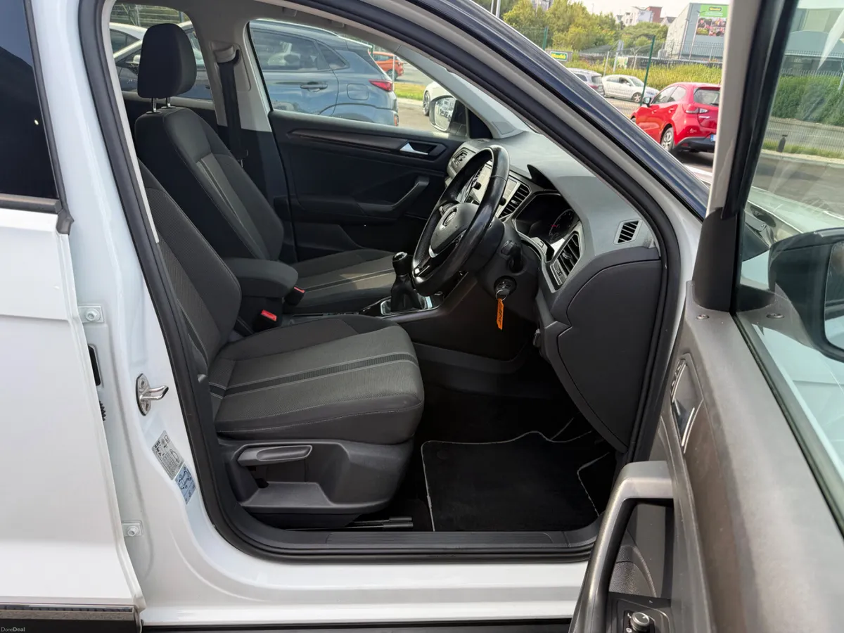2018 VW T-Roc 1.0L Design Black Ed - Image 6