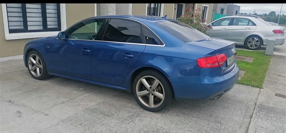 Audi A4 2010 - Image 2