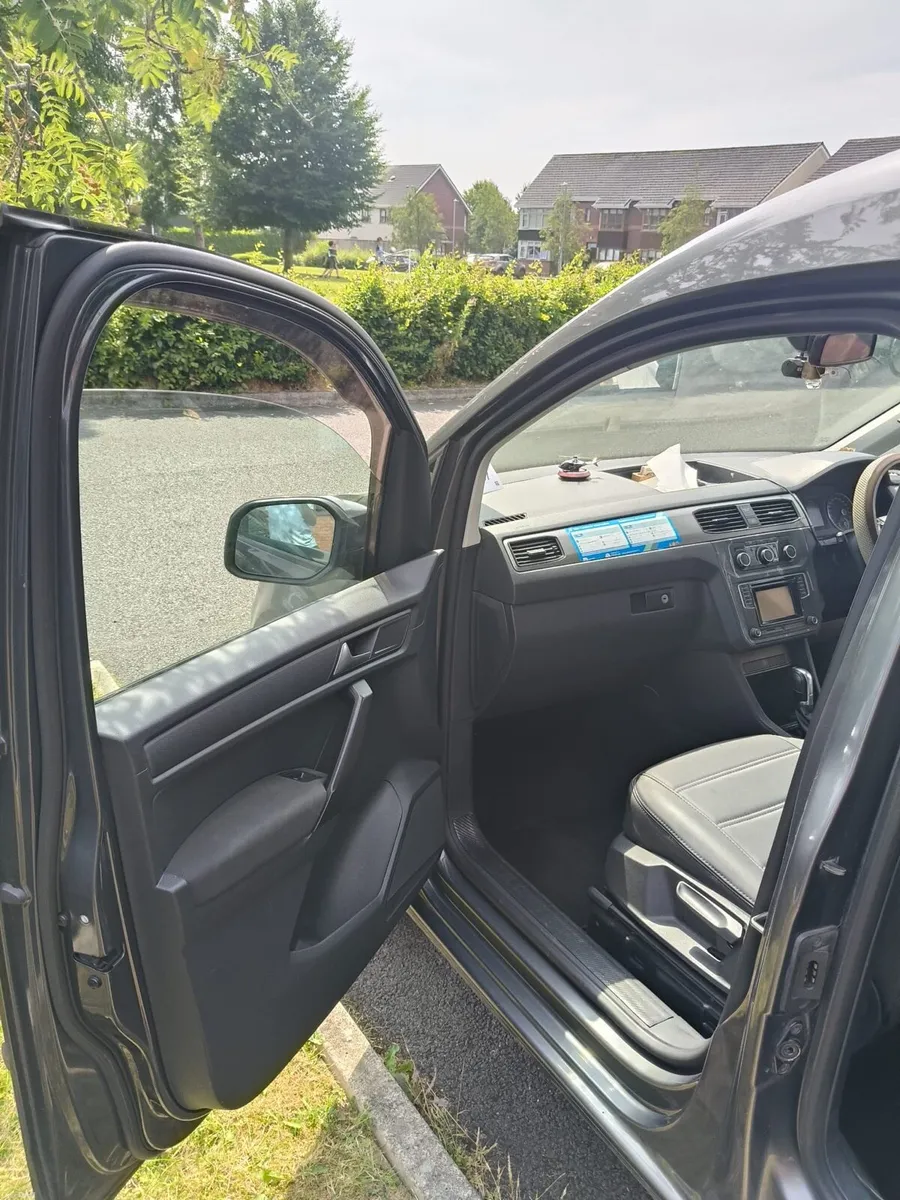 WV 7 Seater Wheelchair Taxi - Image 6