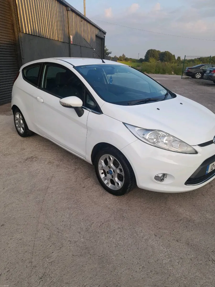 2012 Ford Fiesta - Image 1