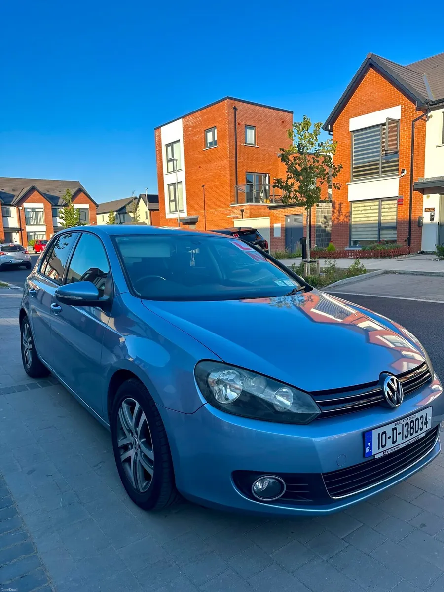 Volkswagen Golf 2010 - Image 2