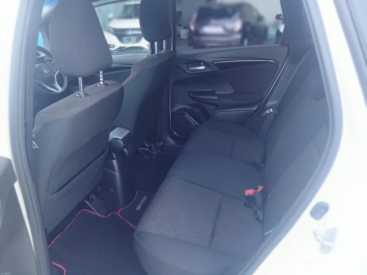 2013 Honda Fit Hybrid Automatic / Sports spec - Image 6