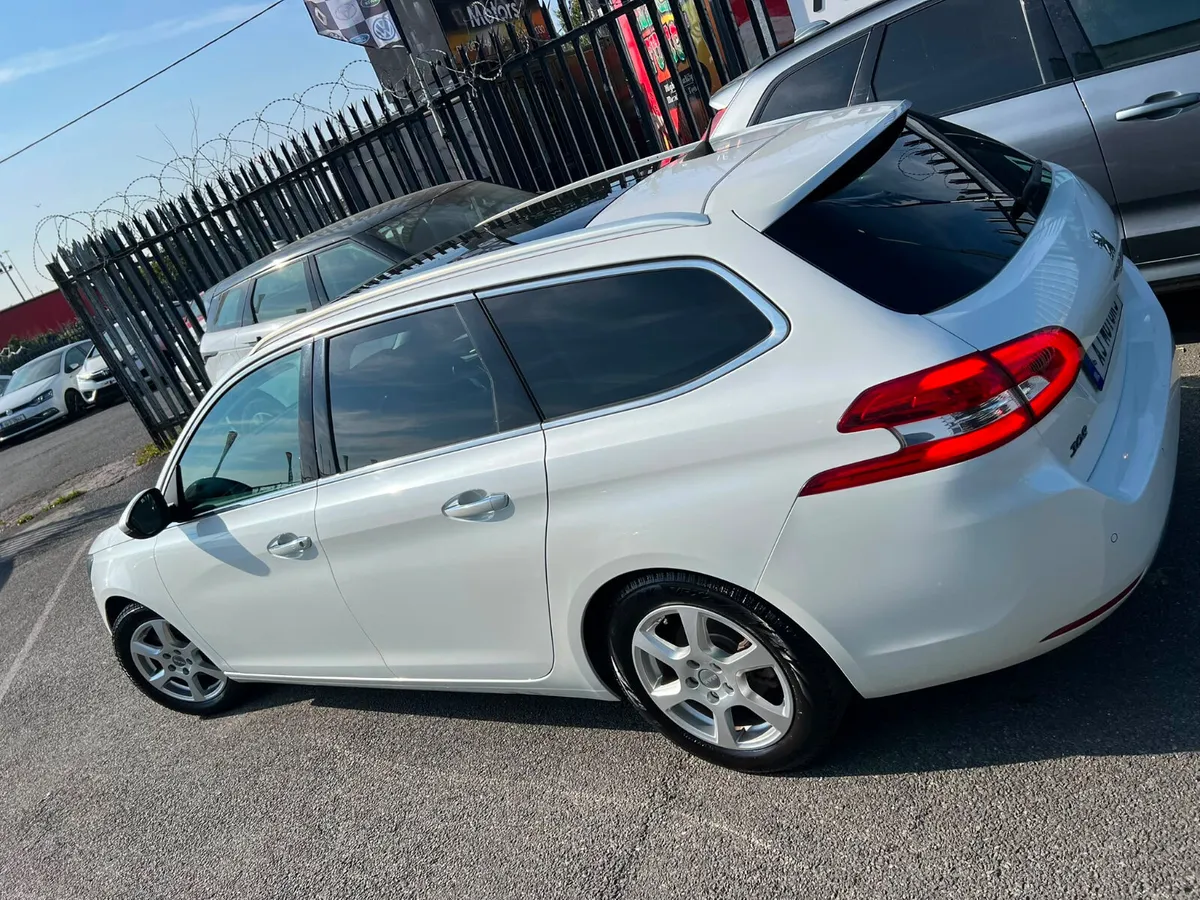 2016 PEUGEOT 308 1.2 AUTO GLASS ROOF - Image 5