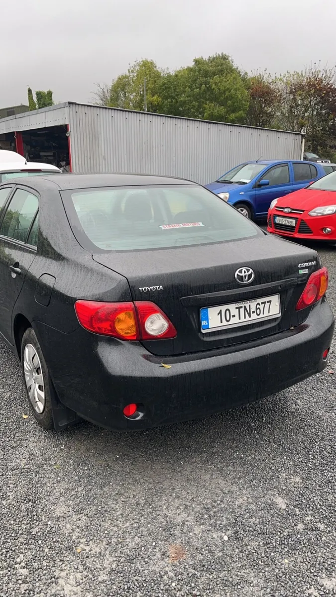 Toyota Corolla 2010 - Image 2