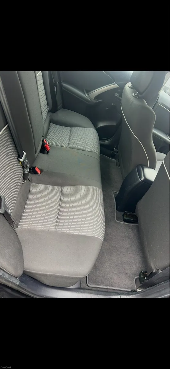 Toyota Avensis - Image 4