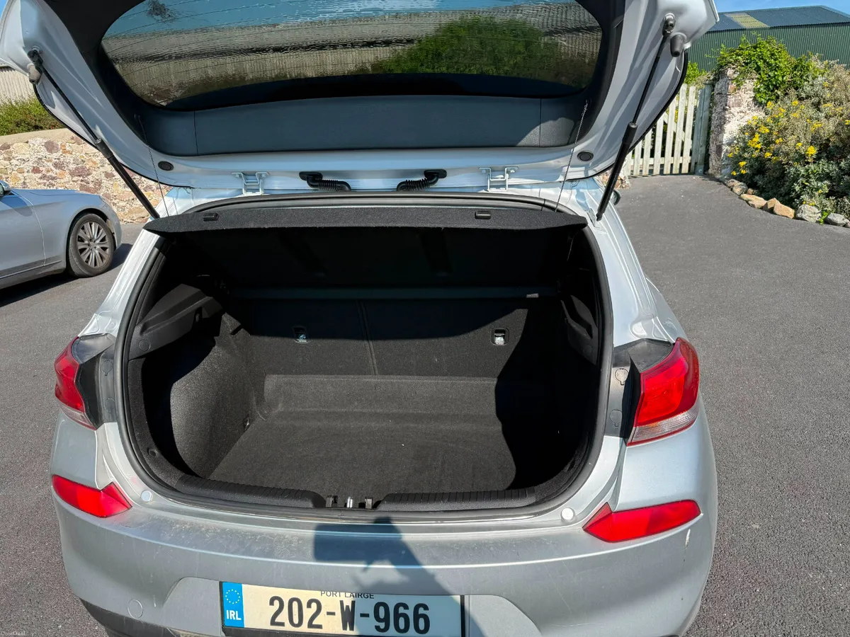 202 Hyundai i30 1.0L New Nct 08/28 low Km's - Image 5
