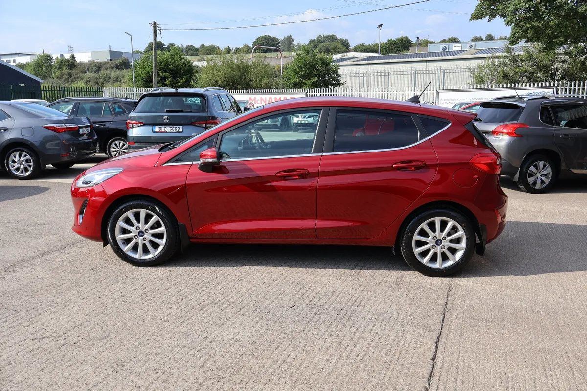 Ford Fiesta Titanium 1 Owner 33,000km  'As New' - Image 6