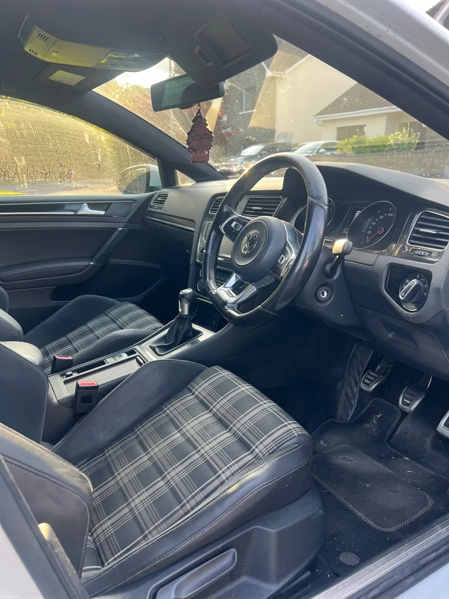 Volkswagen Golf 2.0 GTD 184 BHP - Image 4