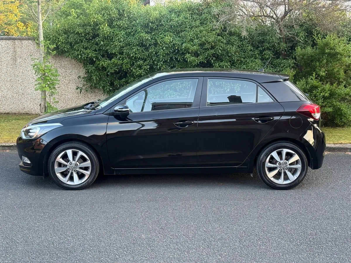 151 Hyundai i20 Deluxe 71k miles NEW NCT 06/27 - Image 2