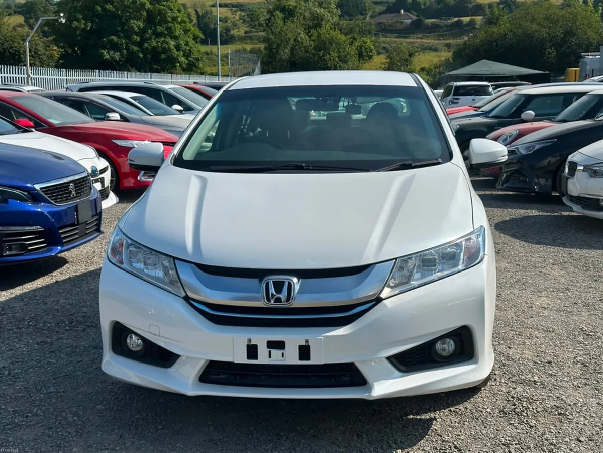 Honda Grace 1.5L Petrol HYBRID Auto - Low mileage - Image 2