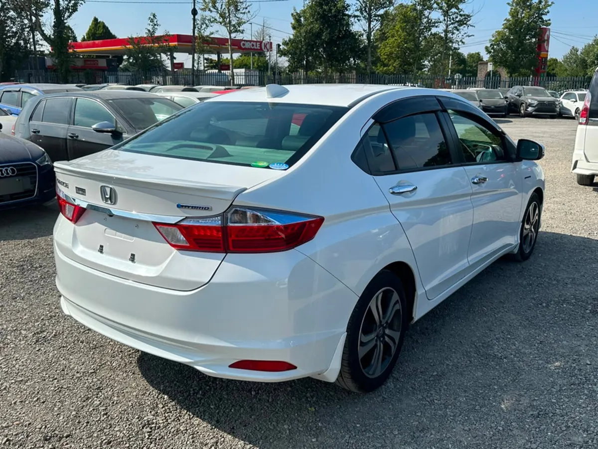 Honda Grace 1.5L Petrol HYBRID Auto - Low mileage - Image 4
