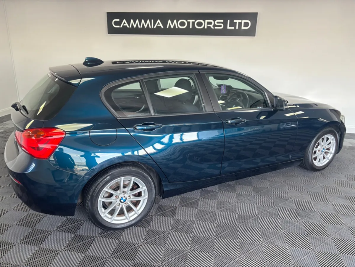 BMW 1-Series D EFFICIENCY DYNAMICS PLUS 5DR - Image 4
