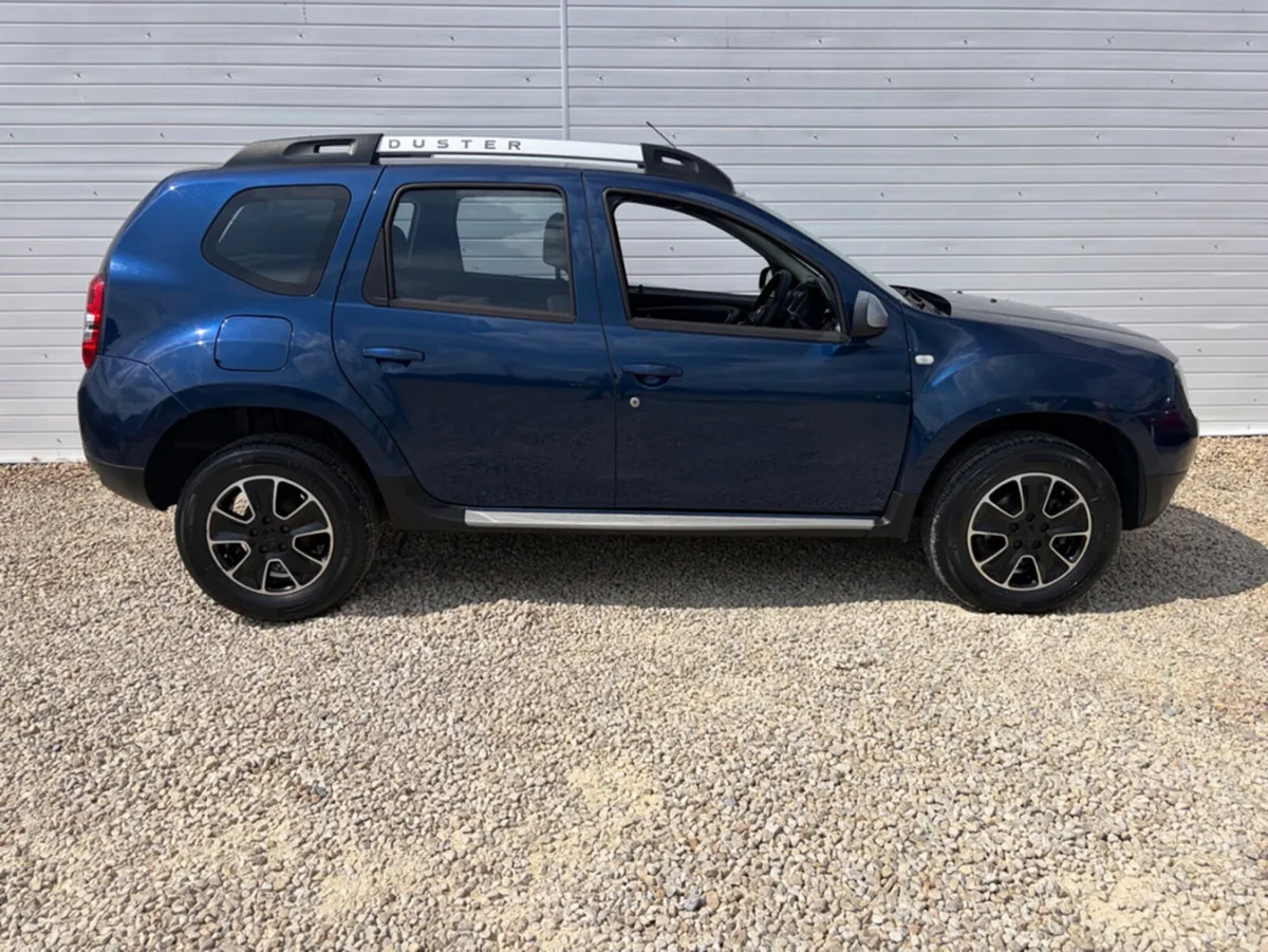 Dacia Duster PRESTIGE 1.5 DCI 110 4X 4DR - Image 4