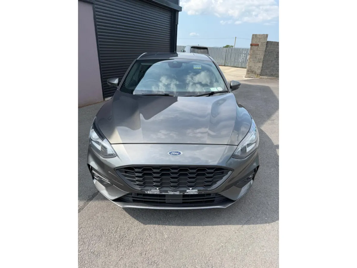 Ford Focus 1.5 TDCI ST-LINE X 120PS - Image 3