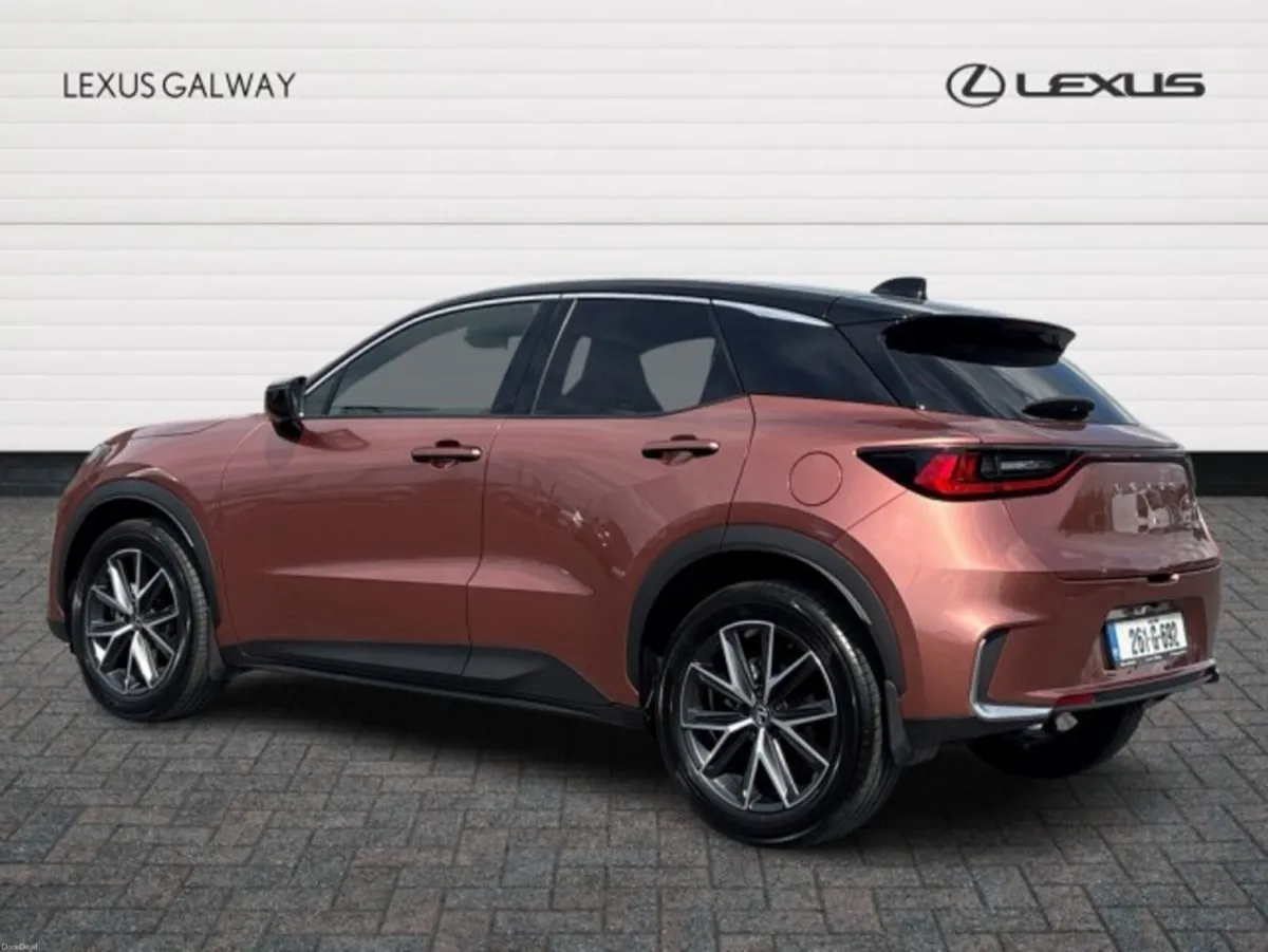 Lexus LBX 1.5H EMOTION Hybrid SUV // Heated Mirror - Image 2