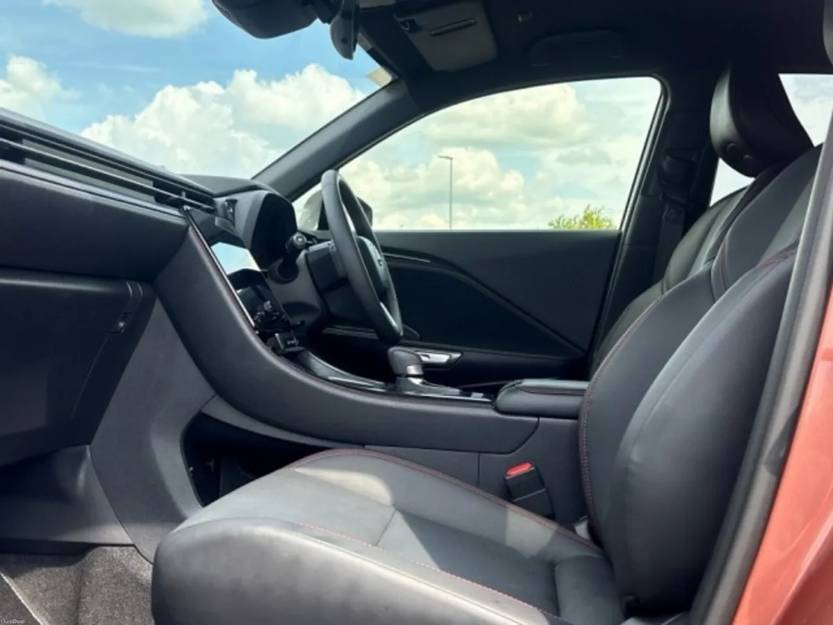 Lexus LBX 1.5H EMOTION Hybrid SUV // Heated Mirror - Image 6