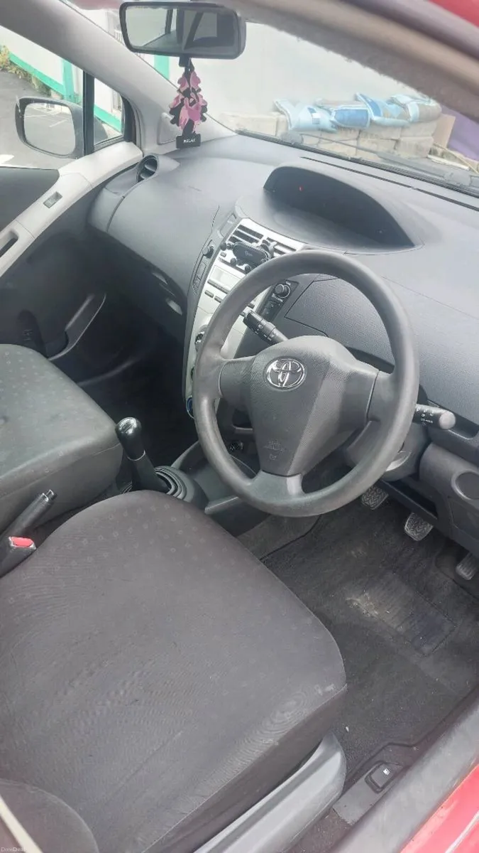 Toyota Yaris 2008 - Image 3