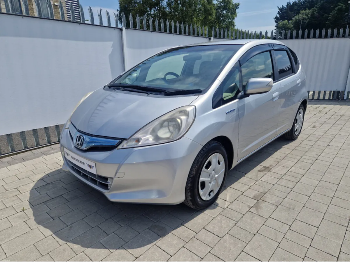 Honda Fit 1.3 PETROL HYBRID AUTO - Image 4