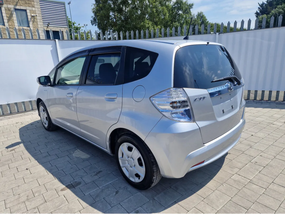 Honda Fit 1.3 PETROL HYBRID AUTO - Image 6