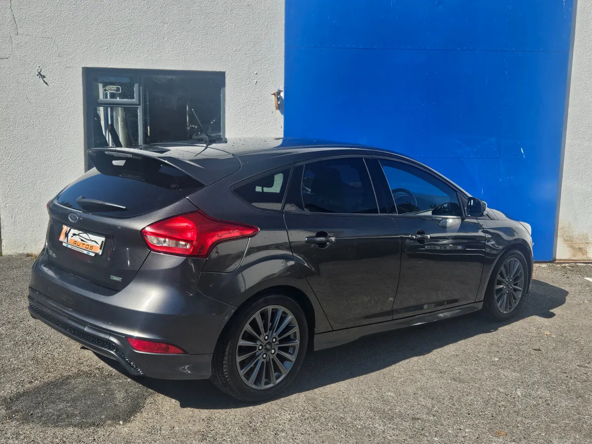 2017 Ford Focus ST Line | NCT Tested, 1.0 Petrol - Image 4