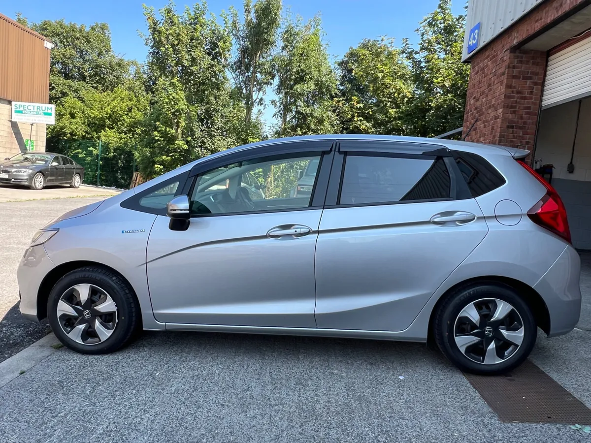 Honda Fit 1.5L Hybrid 2019 - Image 3