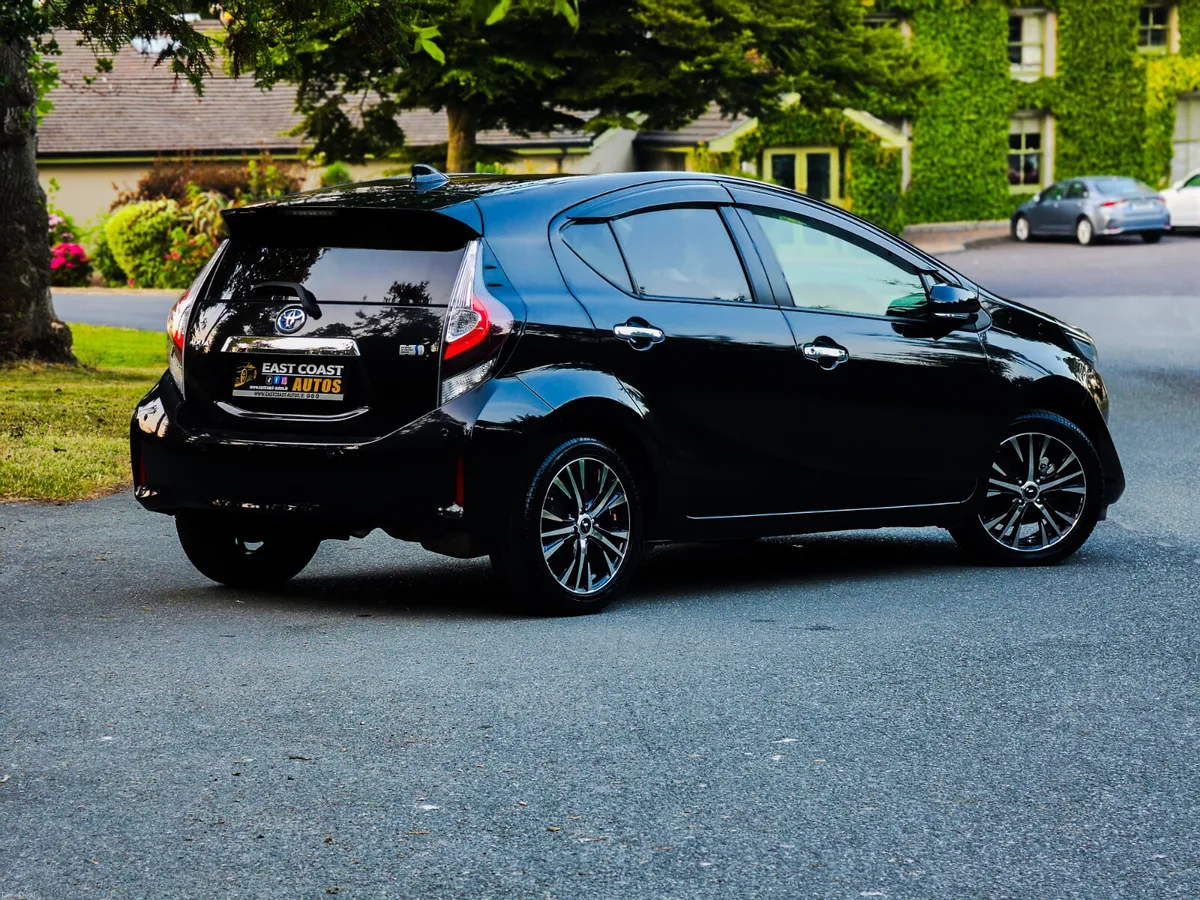 2020 Toyota Aqua 1.5 Petrol Hybrid Automatic - Image 3