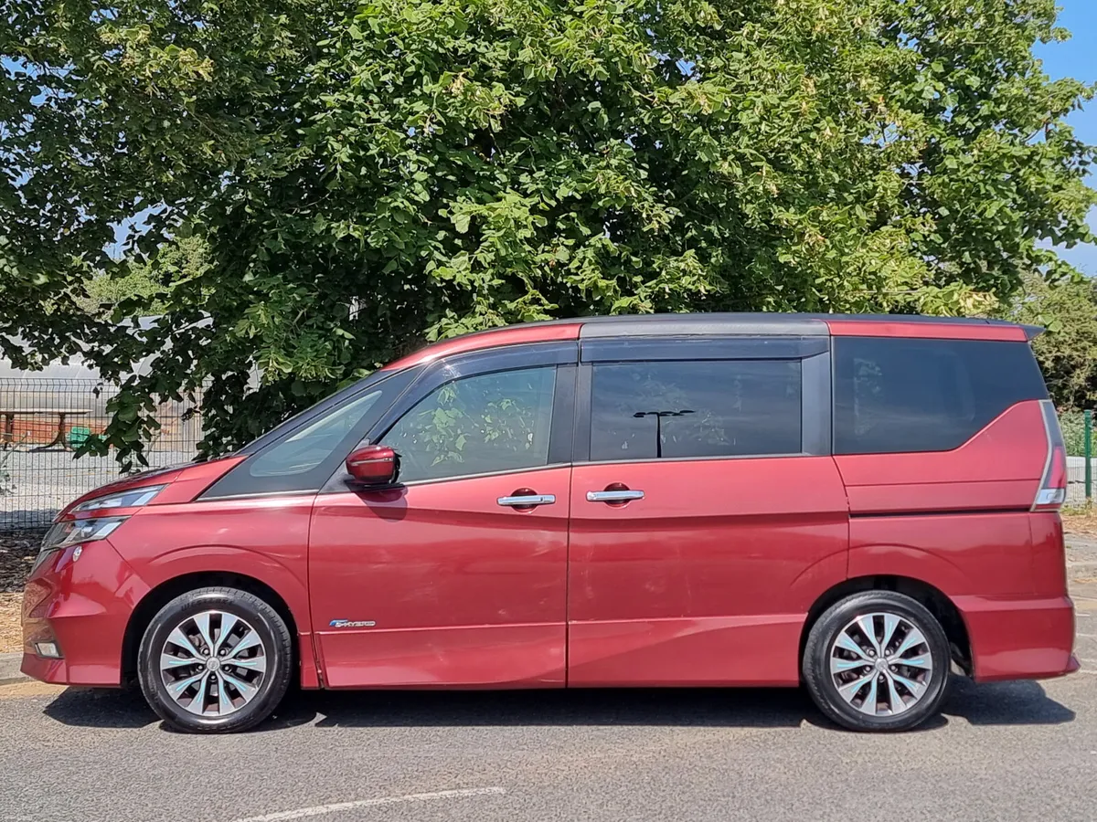 €14900 Nissan Serena 2017 automatic 8 seats €14900 - Image 5