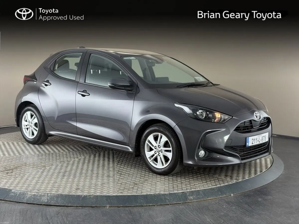 Toyota Yaris 1.0 LUNA 4DR - Image 1