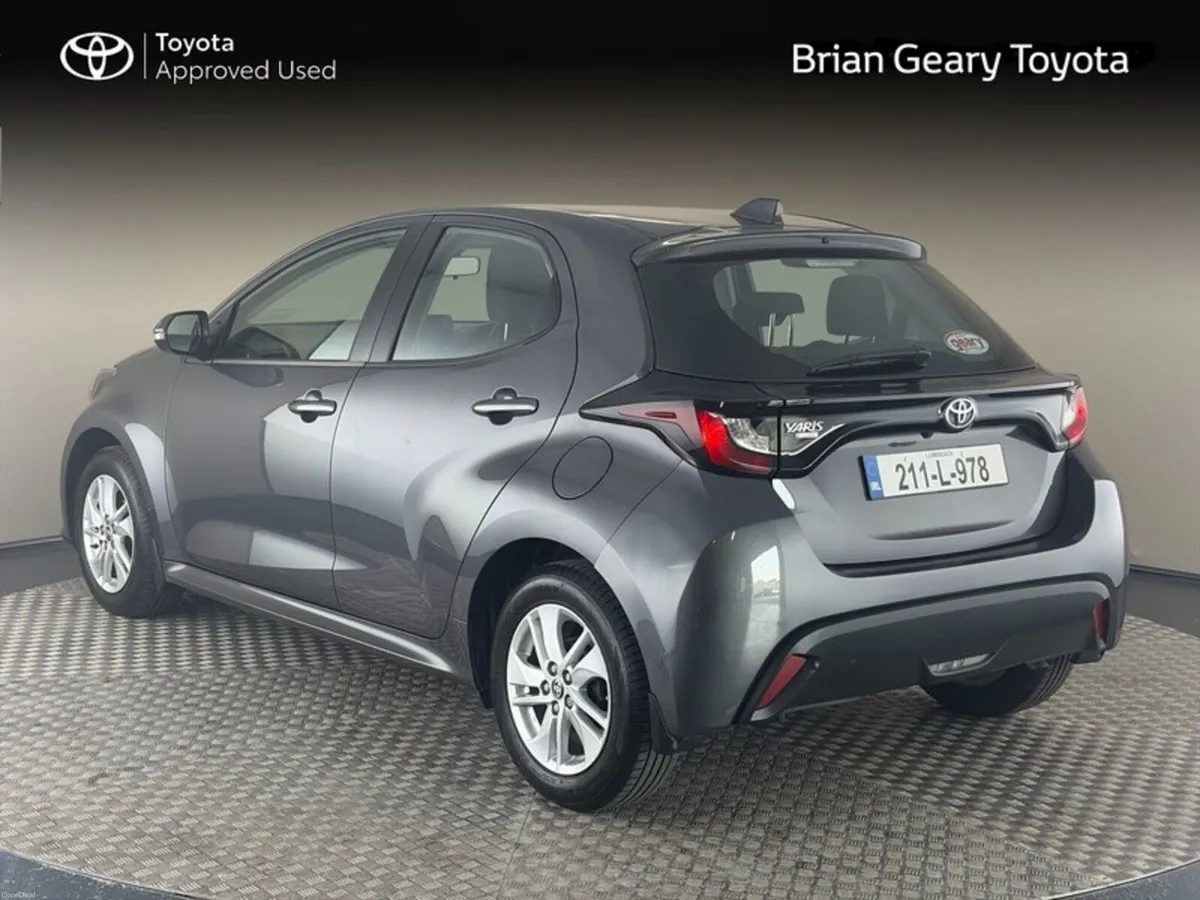 Toyota Yaris 1.0 LUNA 4DR - Image 2