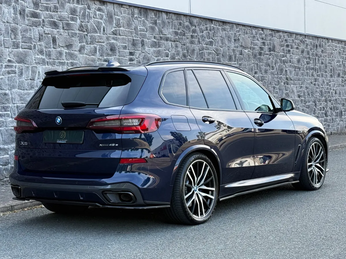 2022 BMW X5 M Sport Pro X-Drive 45E Pan Roof - Image 2