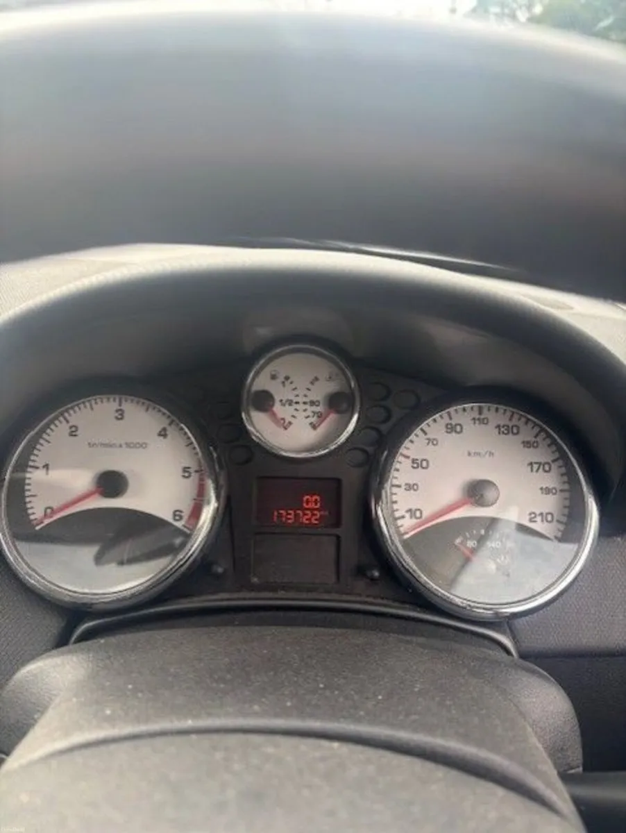 Peugeot 207 2010 - Image 4