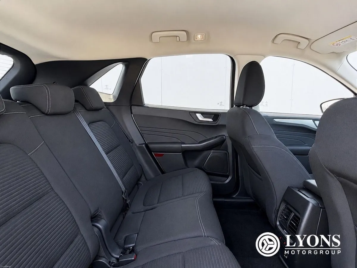 Ford Kuga 2.5 Duratec 190PS FHEV Titanium Auto - Image 4