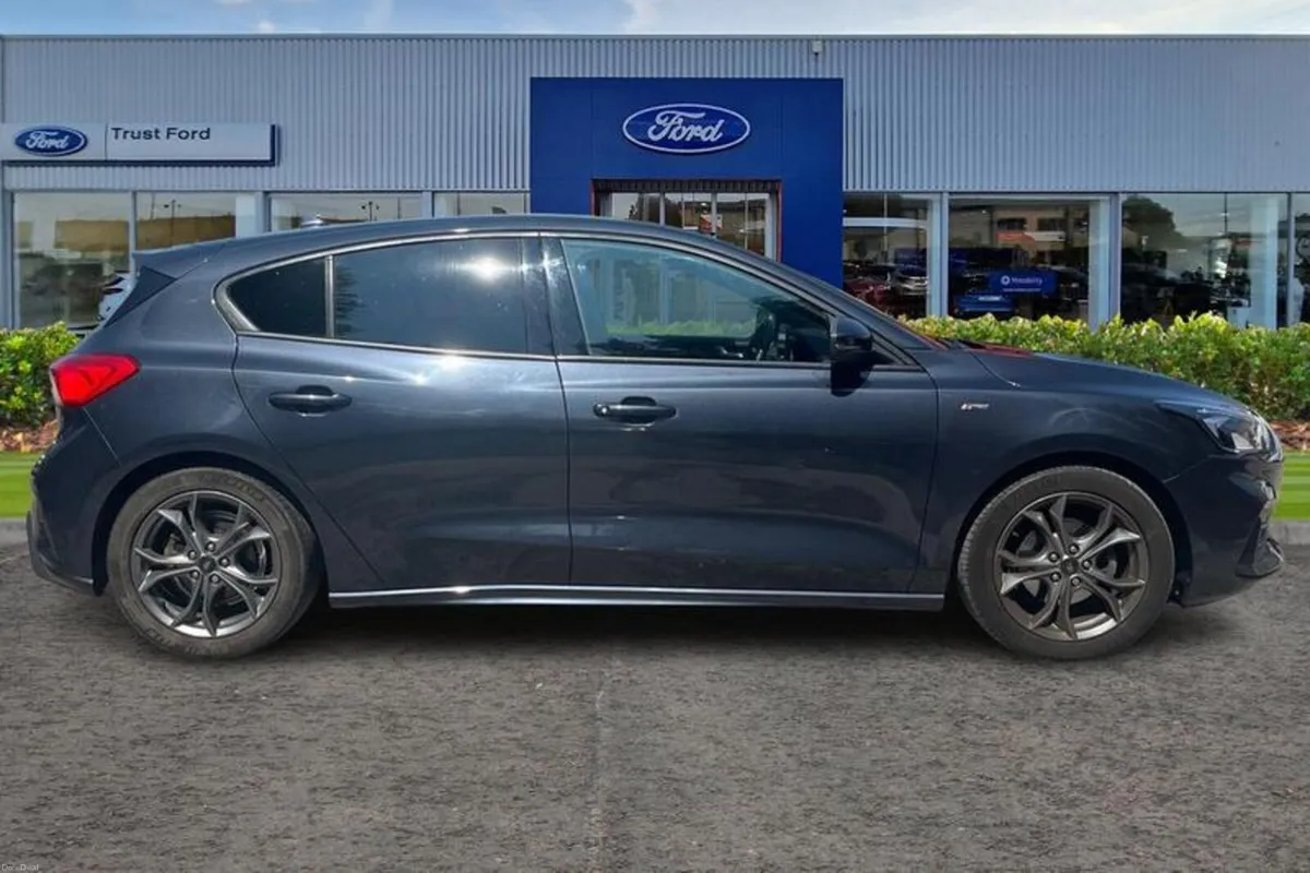 Ford Focus ST-Line Edition - Image 3