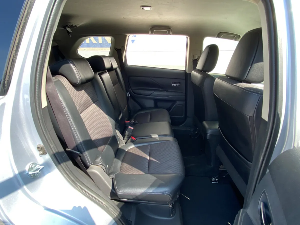 Mitsubishi Outlander 4WD  Tax 5/27 Nct 7/27 - Image 6