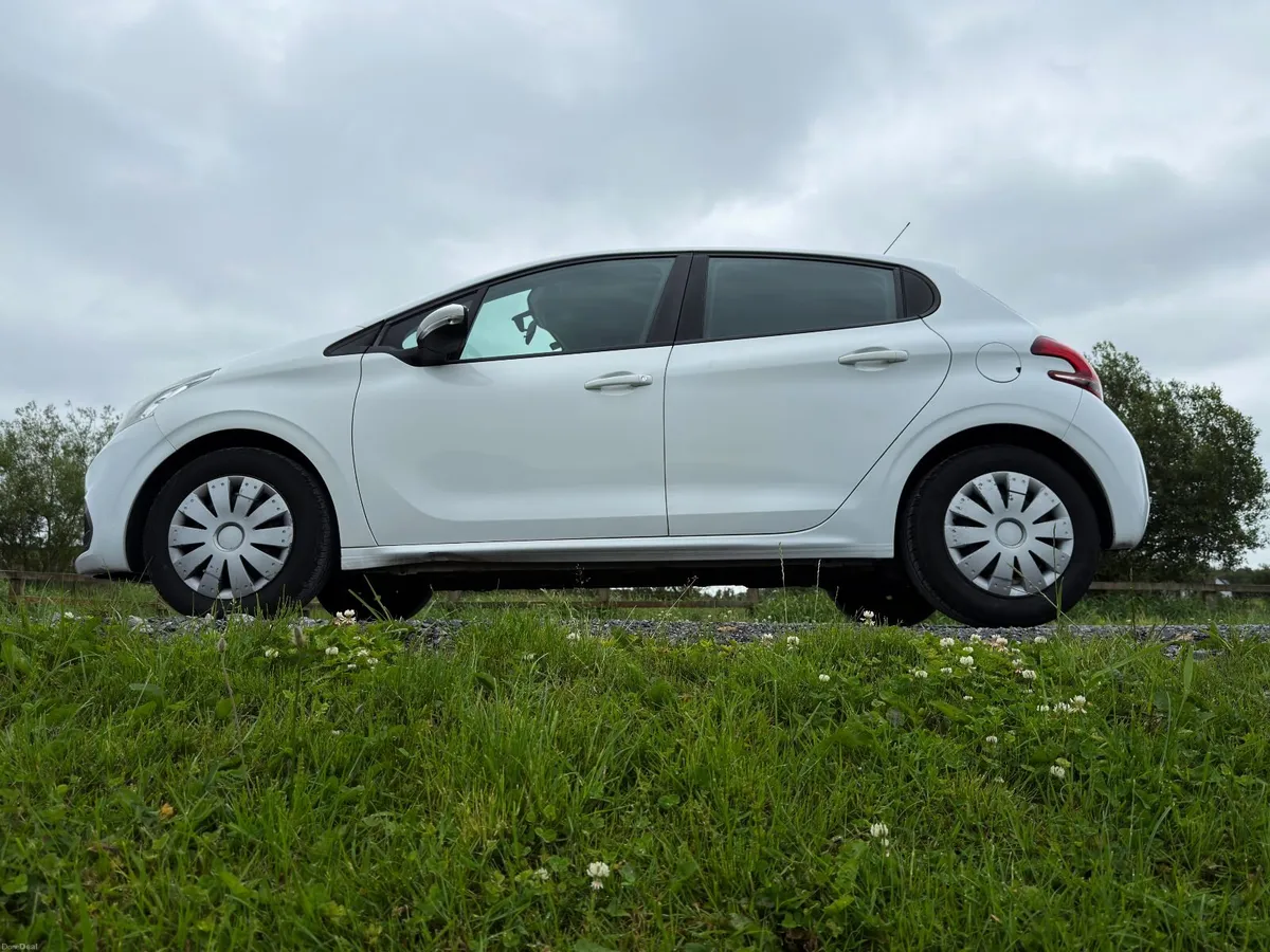 2016 Peugeot 208 1.6 HDi – New NCT – €4,250 - Image 6