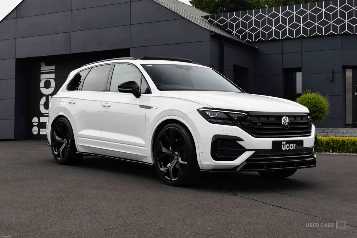 Volkswagen Touareg 3.0 Touareg V6 Black Edition TD - Image 1