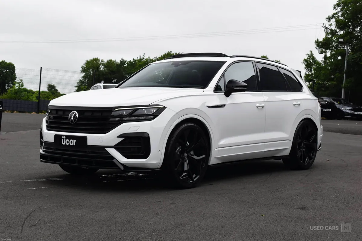 Volkswagen Touareg 3.0 Touareg V6 Black Edition TD - Image 3