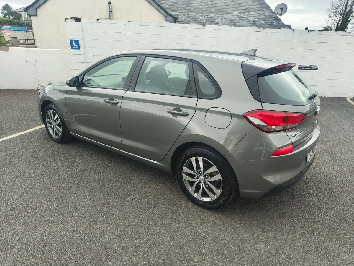 Hyundai i30 Deluxe 1.0 - Image 6