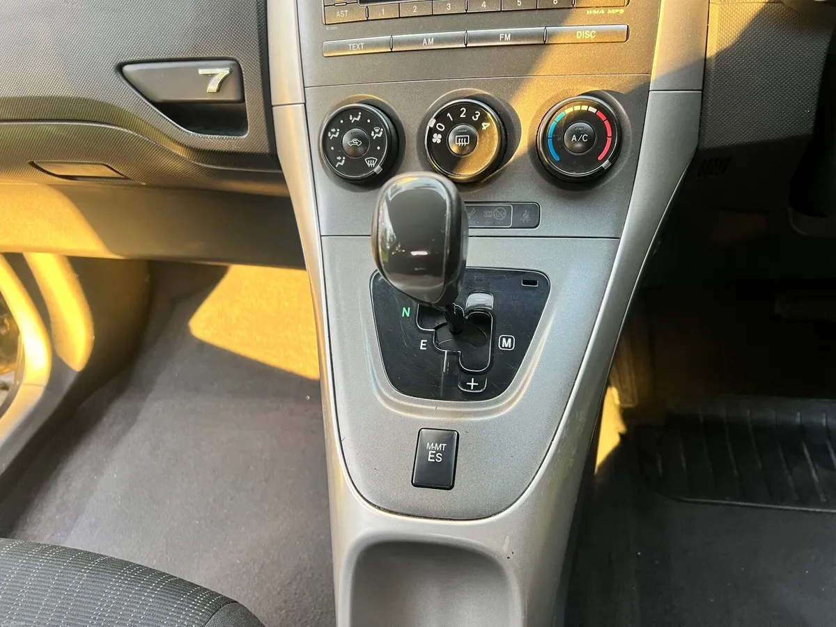 Toyota Auris 2008 - Image 4