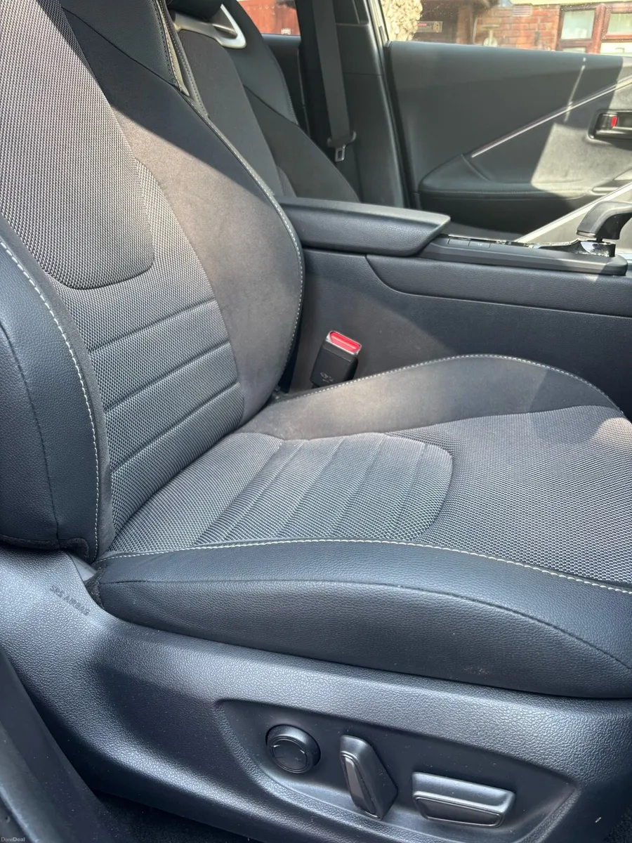Toyota CHR PHEV SOL + Panoramic roof- High spec - Image 4