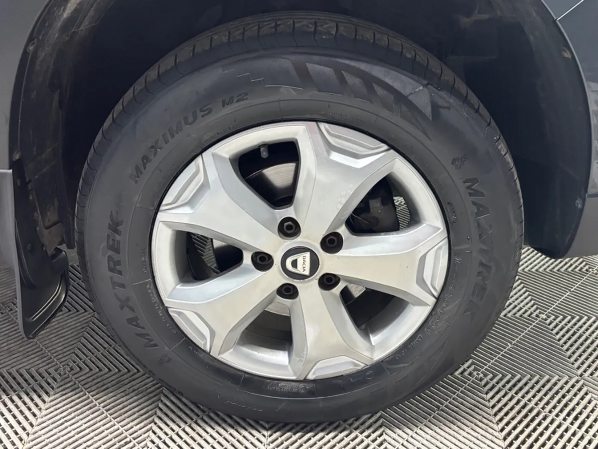 Dacia Duster COMFORT BLUE DCI 115 MY 4DR - Image 4