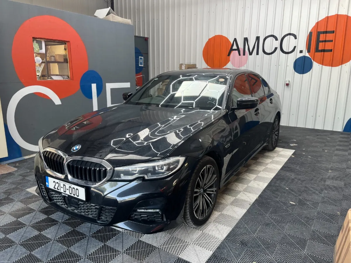BMW 3-Series 2022 BMW 330E M-SPORT 2.0 AUTOMATIC / - Image 4