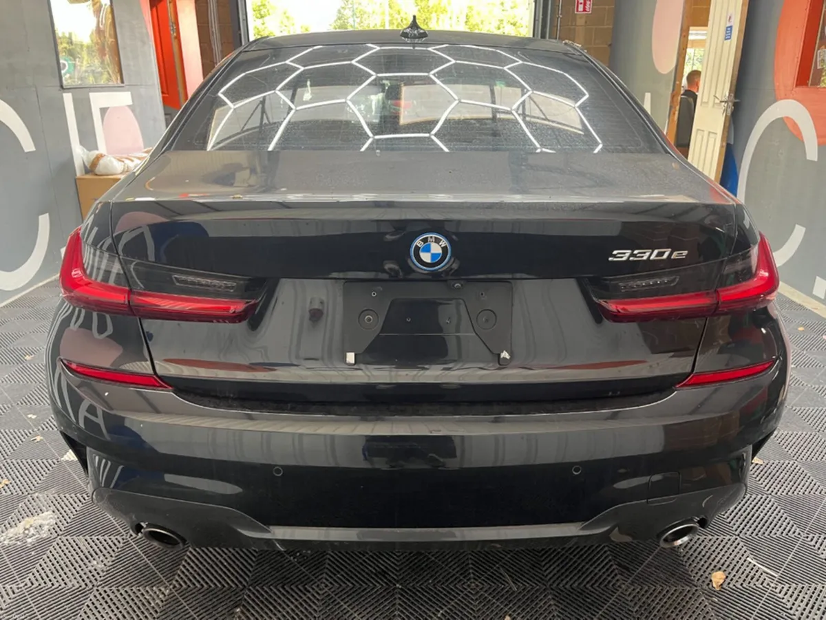 BMW 3-Series 2022 BMW 330E M-SPORT 2.0 AUTOMATIC / - Image 6