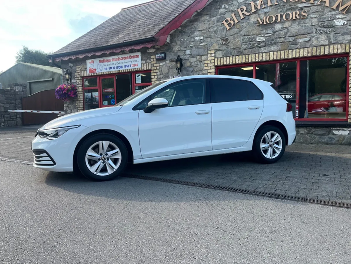 Volkswagen Golf LIFE TSI - Image 5
