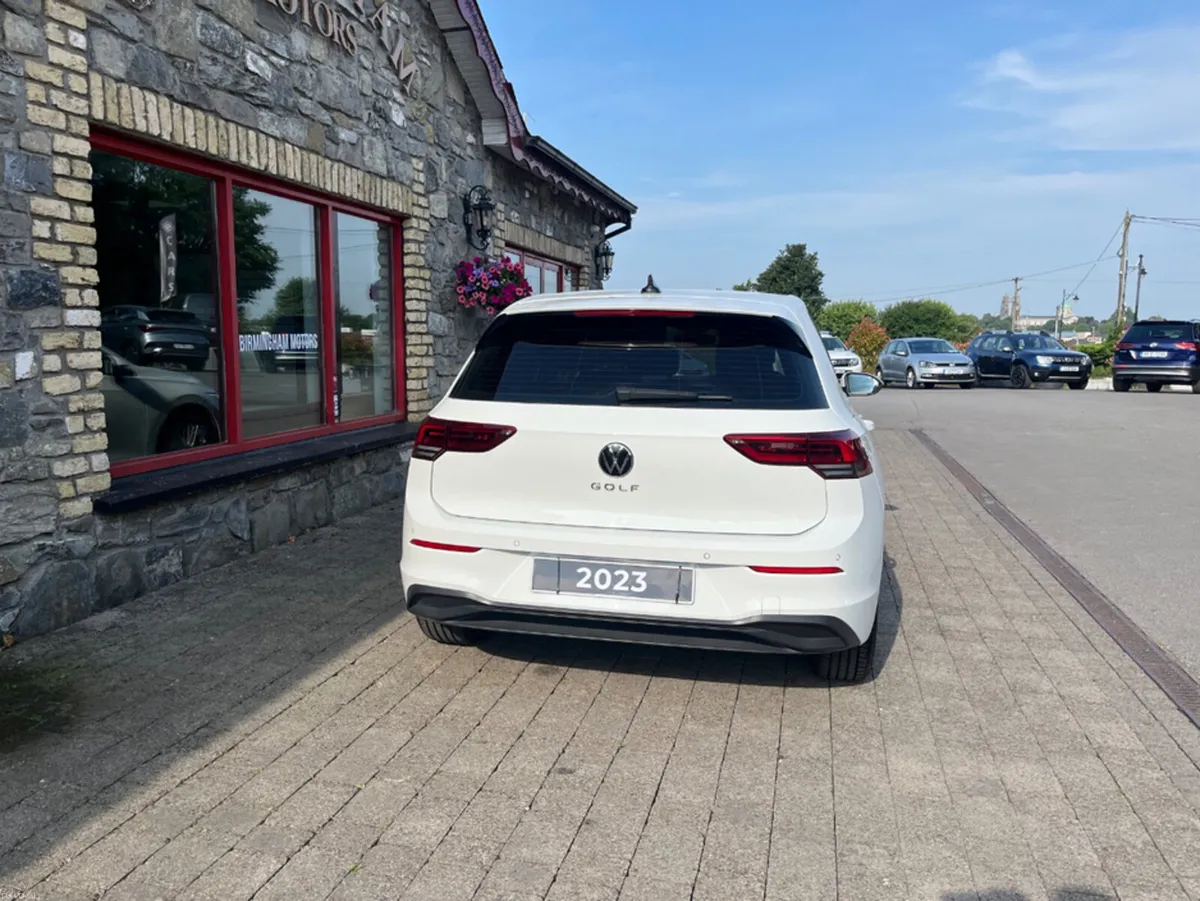 Volkswagen Golf LIFE TSI - Image 3