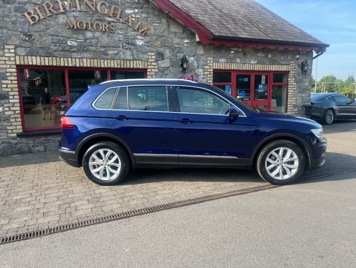 Volkswagen Tiguan HIGHLINE 2.0 TDI MANUAL 6SPEED F - Image 2