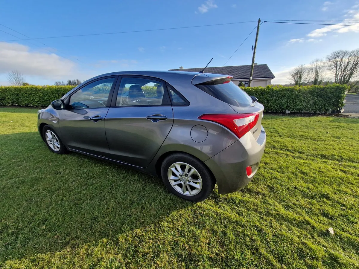 Hyundai i30 Automatic - Image 2